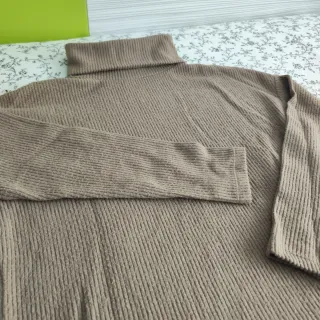 Jersey cuello alto - Stradivarius