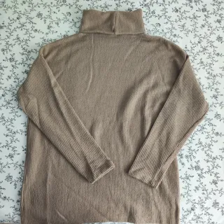 Jersey cuello alto - Stradivarius