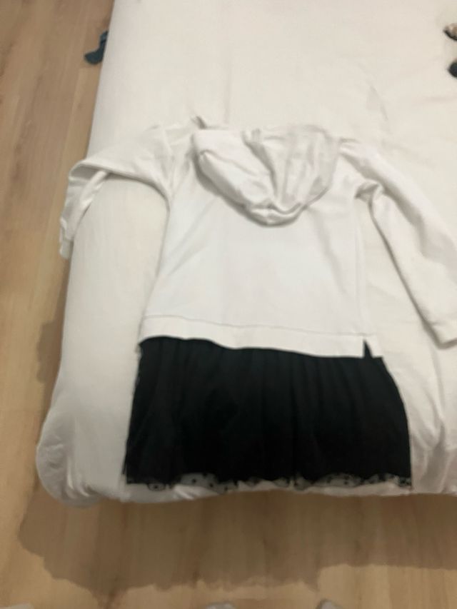Vestido sudadera con falda de tul