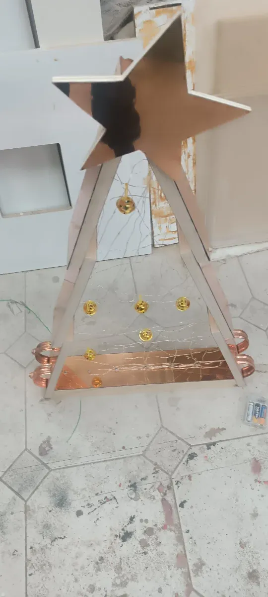 Albero di Natale in legno con luci led a batteria