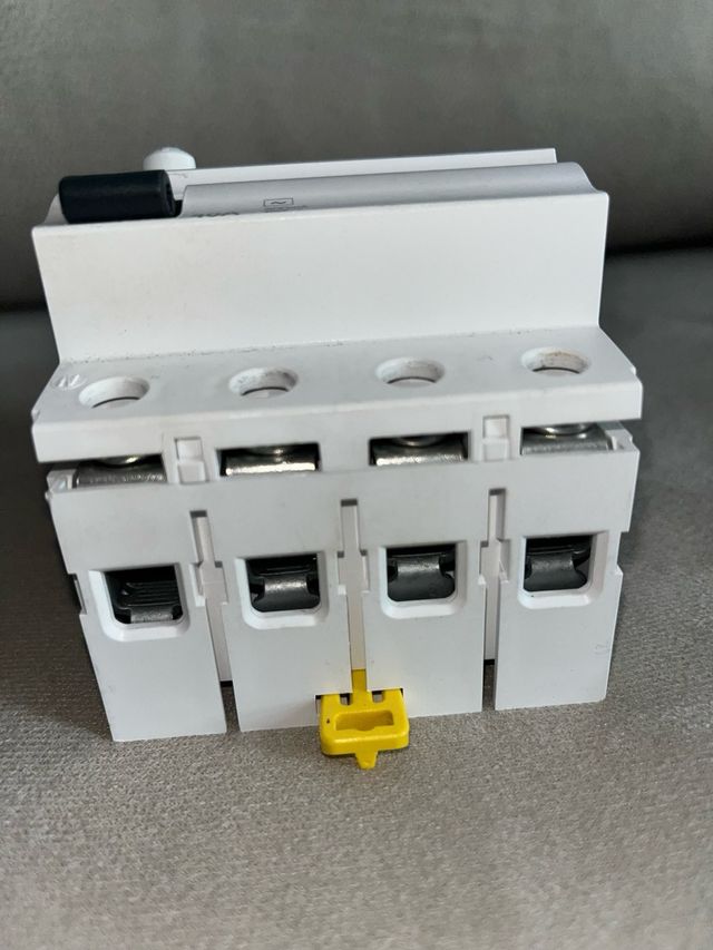 Interruptor Diferencial Schneider 40A 300mA