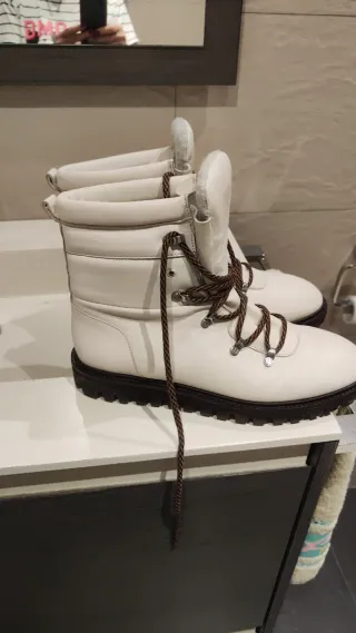 Botas de chica blancas con cordones