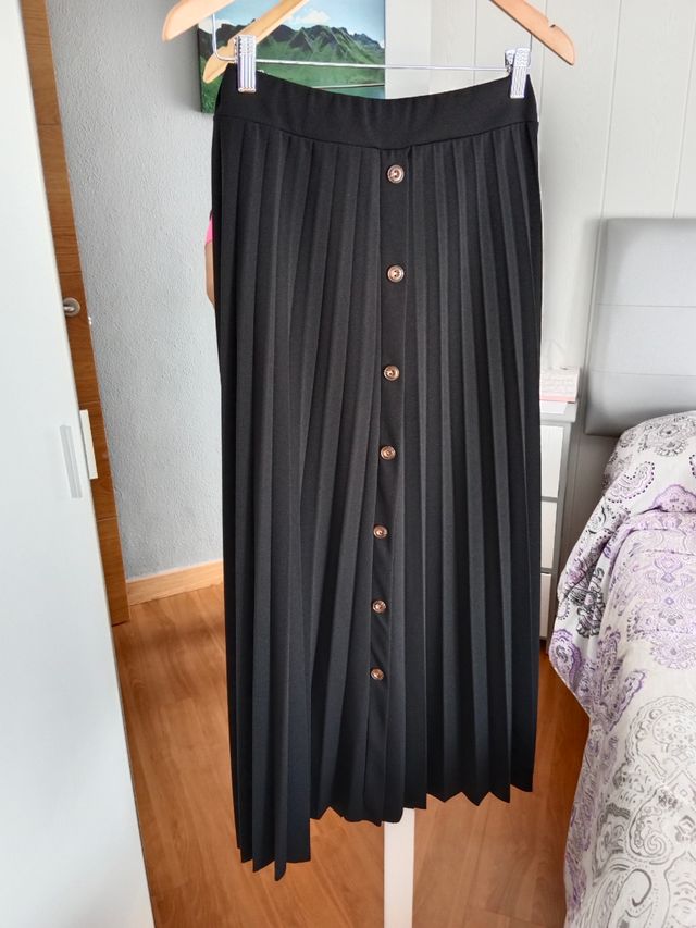 Falda larga plisada botones