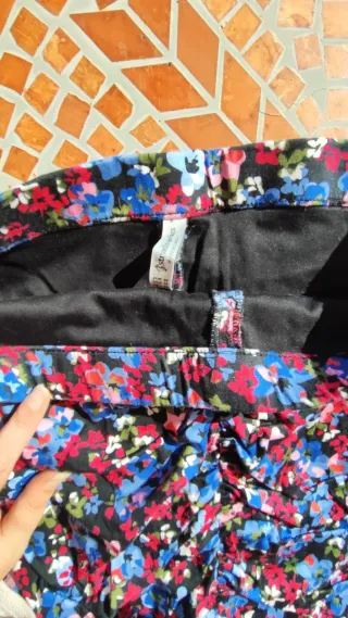 Falda Stradivarius flores