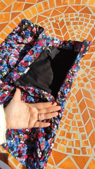 Falda Stradivarius flores