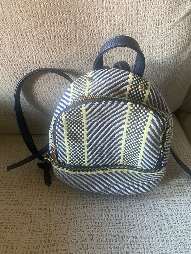 Mochila mini nueva