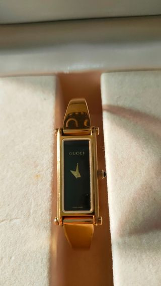 Reloj Gucci 1500L Dorado con Caja Original