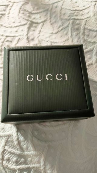 Reloj Gucci 1500L Dorado con Caja Original