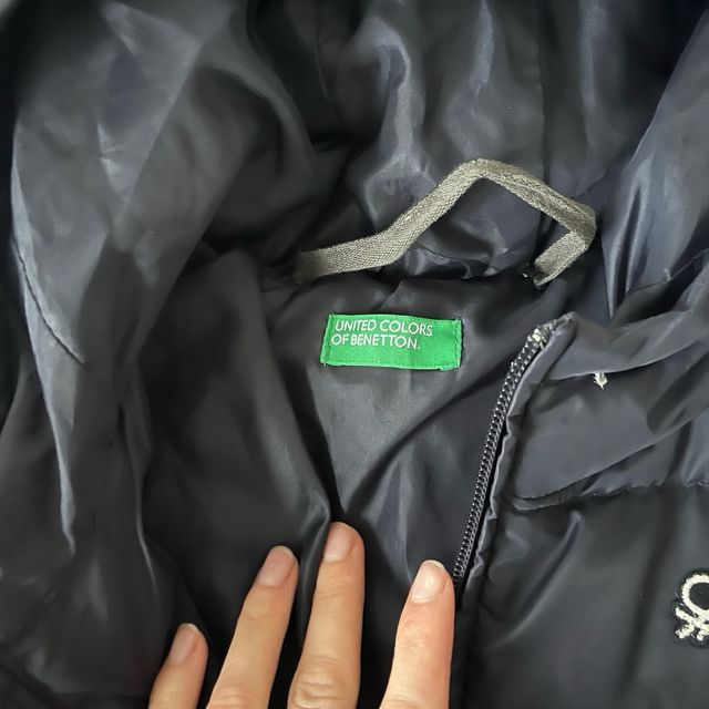 Chaqueta de plumas  azul . Para niño United Colors