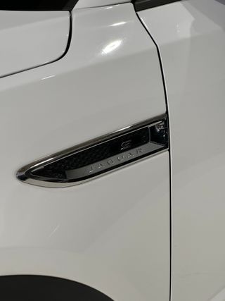 Jaguar E-Pace Jaguar E-Pace 2.0D 110kW R-Dynamic