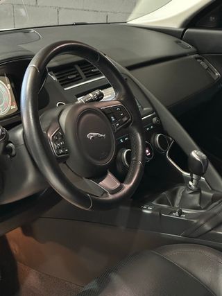 Jaguar E-Pace Jaguar E-Pace 2.0D 110kW R-Dynamic
