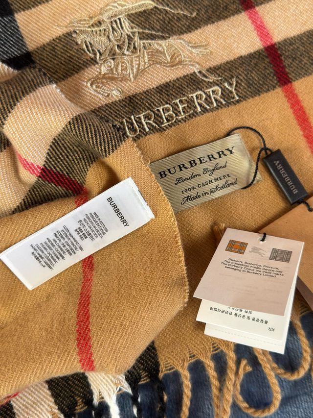 Bufanda Burberry Clásica Check Beige