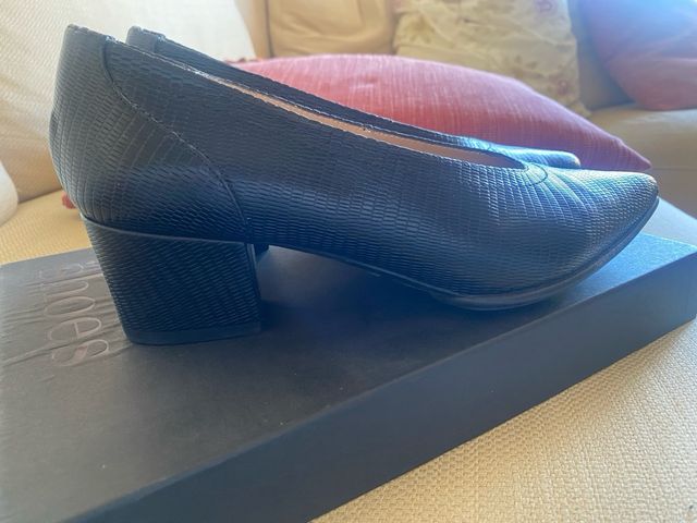 Zapatos Unisa piel negros talla 37