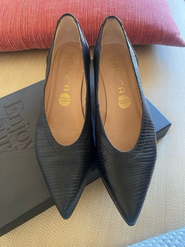Zapatos Unisa piel negros talla 37