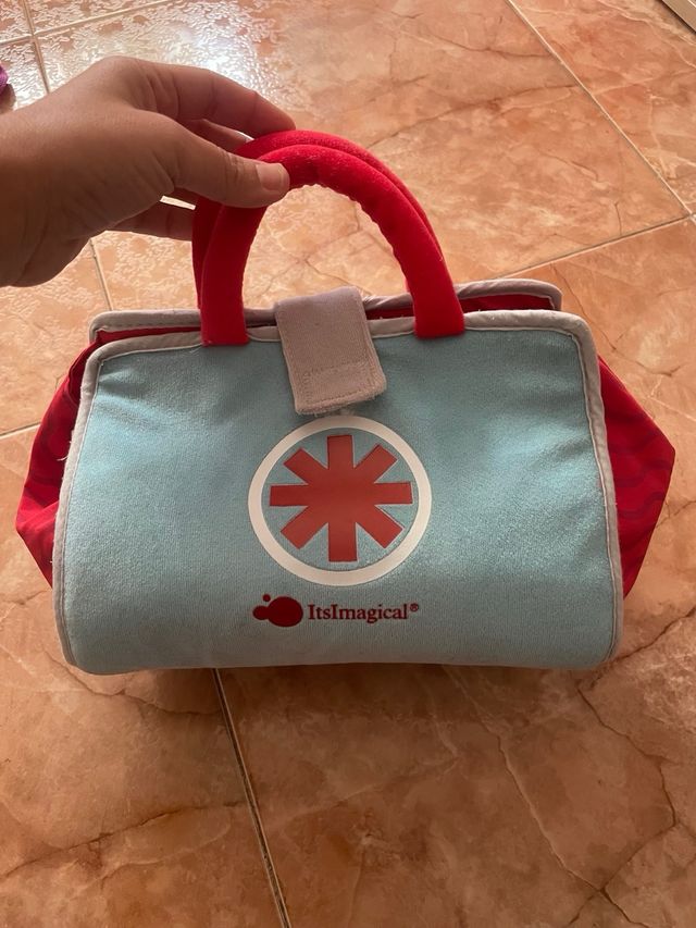 Kit medico giocattolo con valigetta blu e accessori