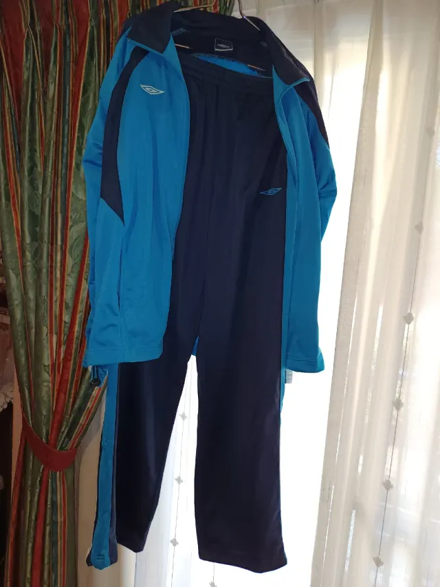 Chándal Umbro Azul y azul marino