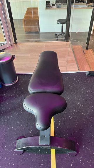 Banco de press y apoyo negro profesional