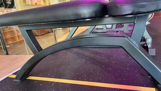 Banco de press y apoyo negro profesional