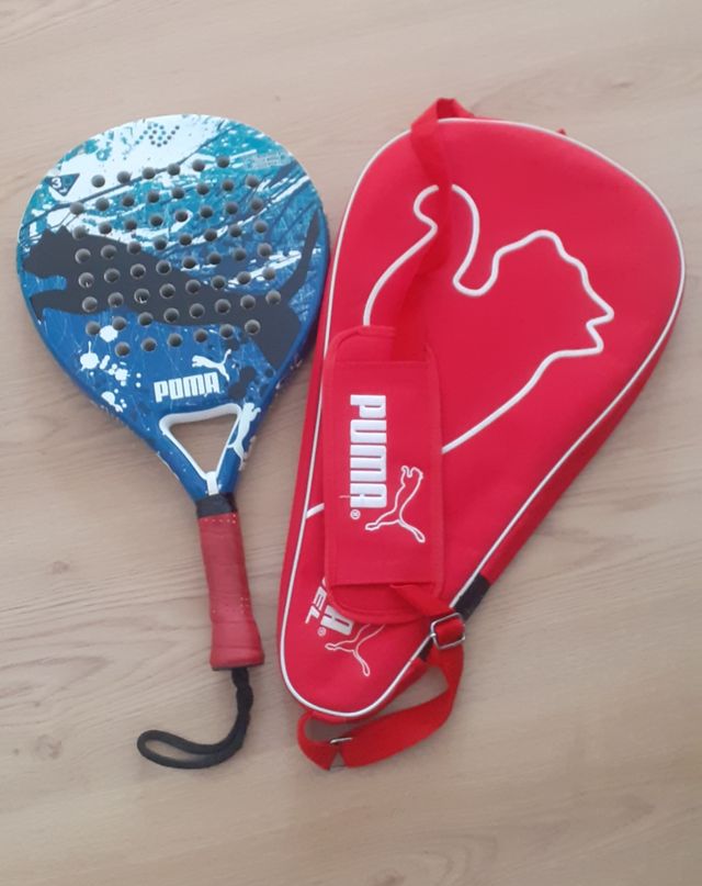 Pala de pádel Puma con funda