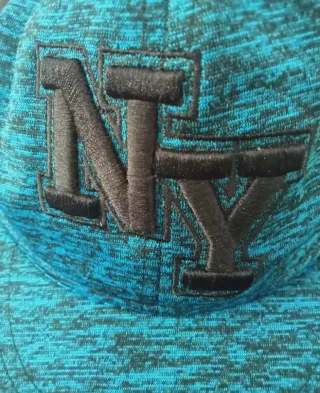 Gorra NY Bordado Azul y Negro