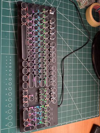 Teclado Mecánico YINQIAO Retro RGB