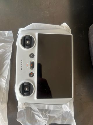 DJI Mini 3 con mando RC sin estrenar