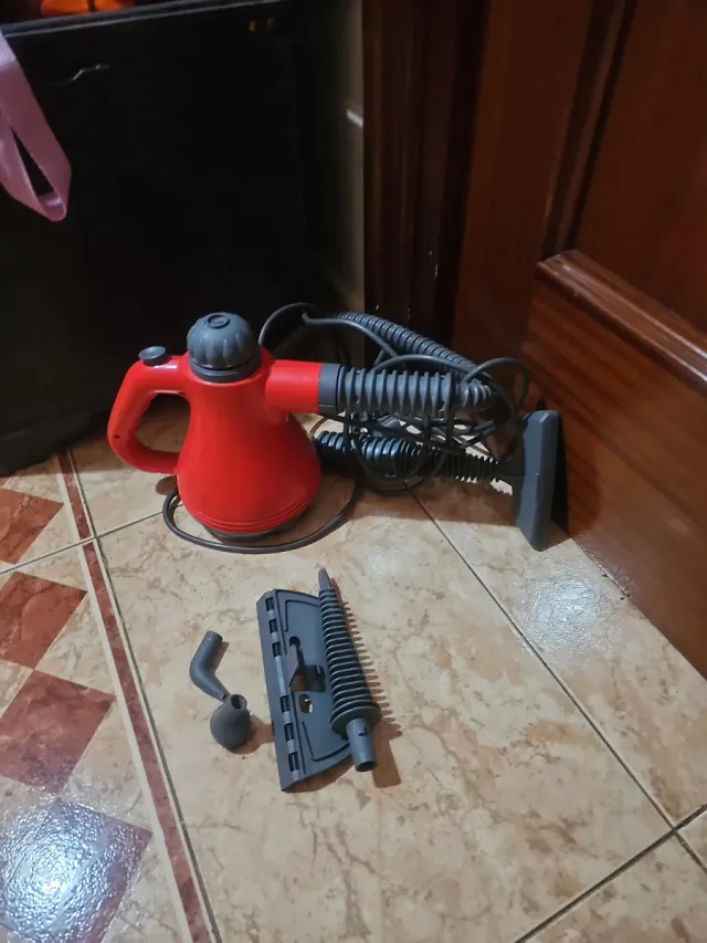 Vaporeta Limpiadora a Vapor Roja