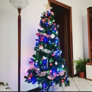 Albero di Natale artificiale 180 cm.