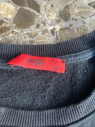 Sudadera Hugo Boss Negra Logo Rojo Vintage