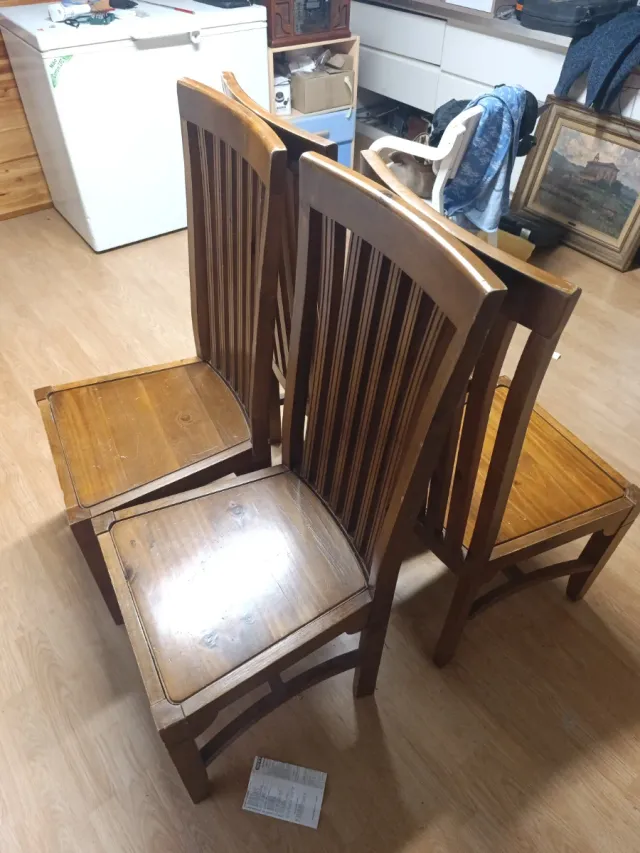 Sillas de madera maciza