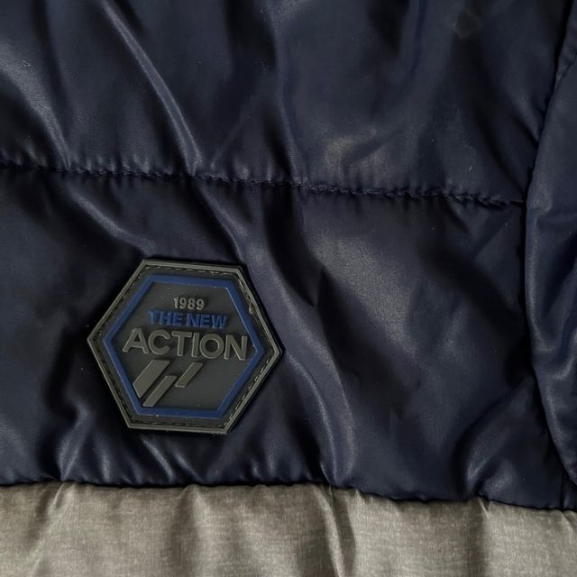 Chaqueta  Gris/ azul.  niño 4-5 años