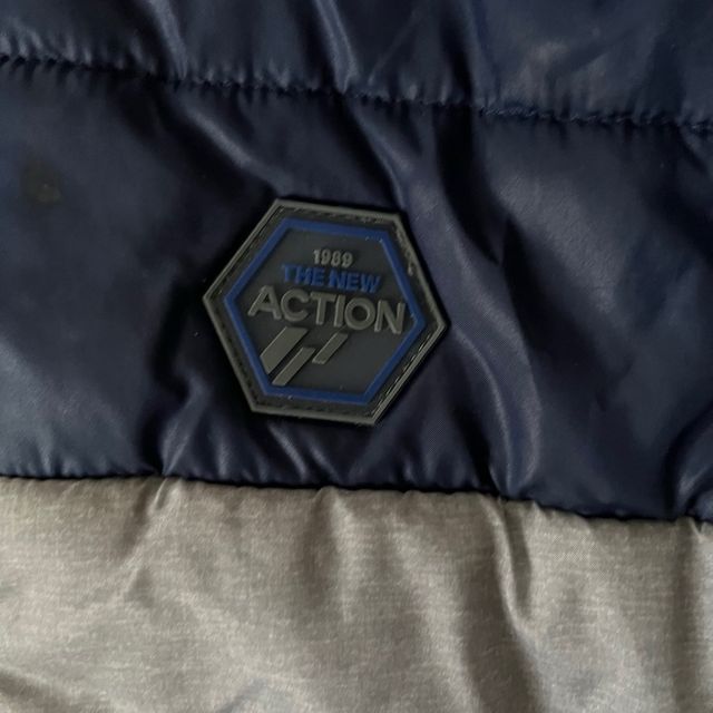 Chaqueta  Gris/ azul.  niño 4-5 años