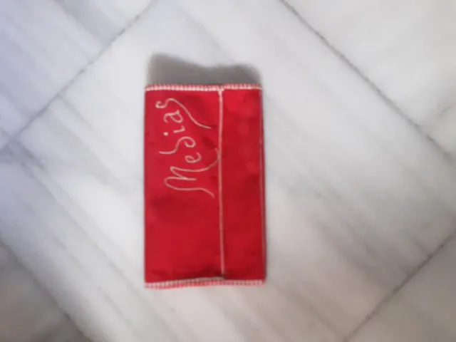 Organizador de tela a cuadros rojo y blanco