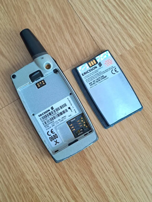 Teléfono Ericsson T28s