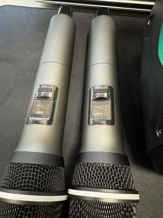 Máquina Karaoke Socodox Negra con Luces LED