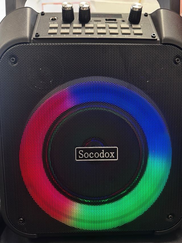 Máquina Karaoke Socodox Negra con Luces LED
