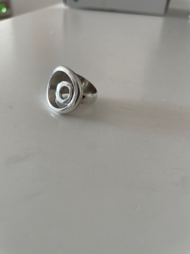 Anillo de plata diseño moderno