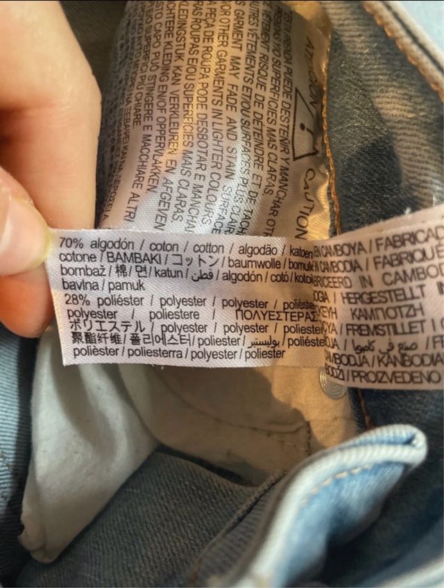 Vaqueros Bershka pitillo desgastados