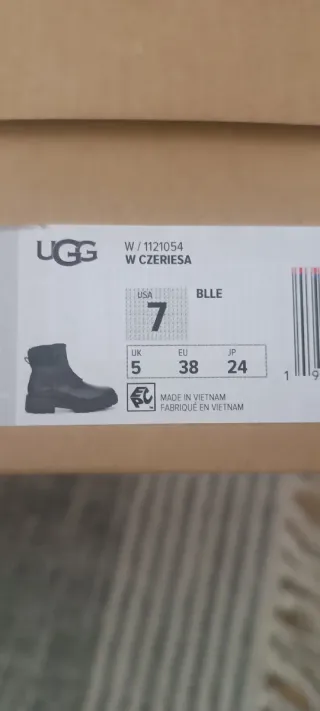 Botines UGG de Piel Negros