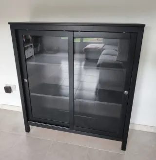 Vitrina Ikea HEMNES Negra