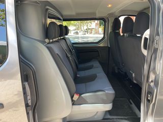 Alquilar Furgoneta 6 plazas y carga L2H1 larga