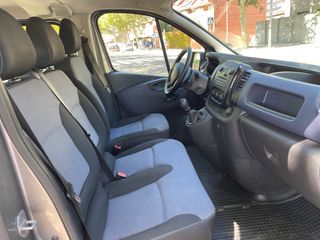 Alquilar Furgoneta 6 plazas y carga L2H1 larga