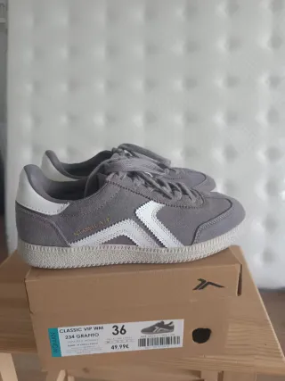 Zapatillas Tenth grises y blancas talla 36