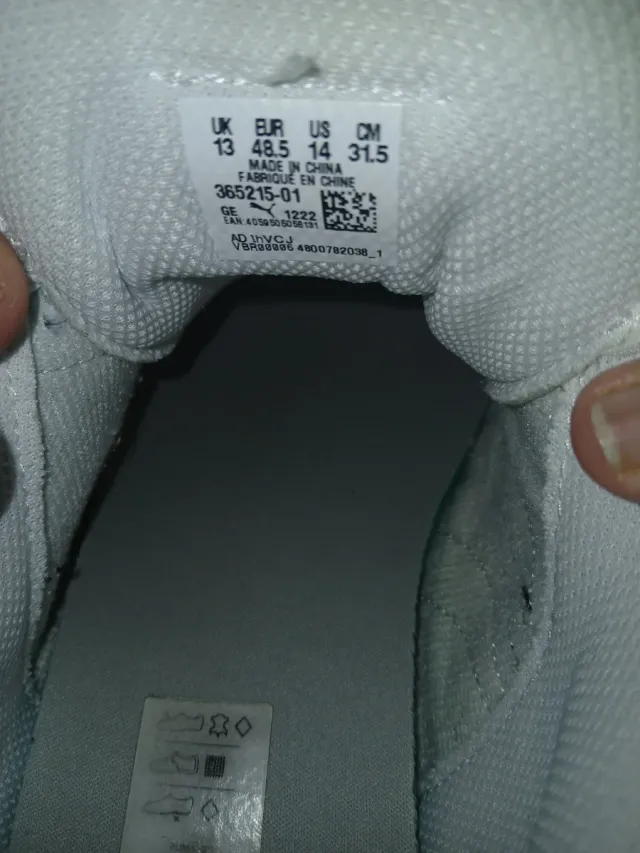 Zapatillas Puma Blancas y Negras