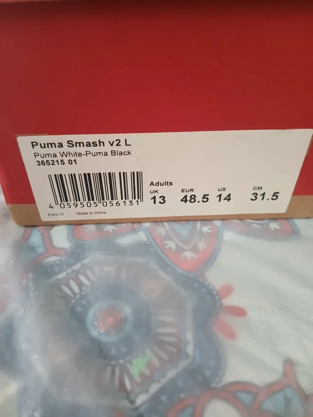 Zapatillas Puma Blancas y Negras