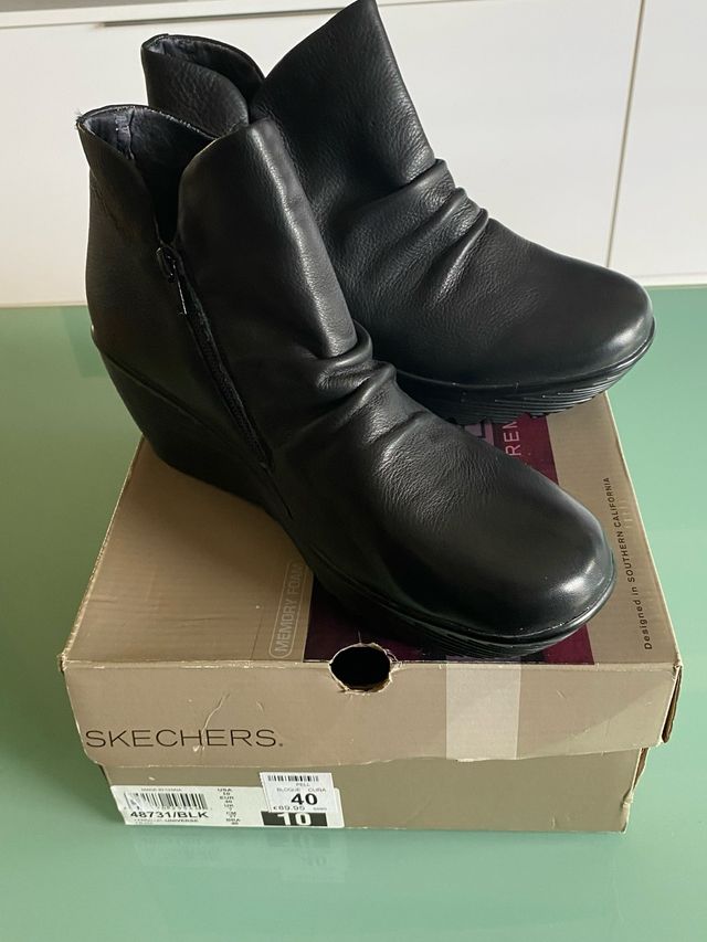 Botines mujer Skechers cuña Memory Foam T40 Nuevos