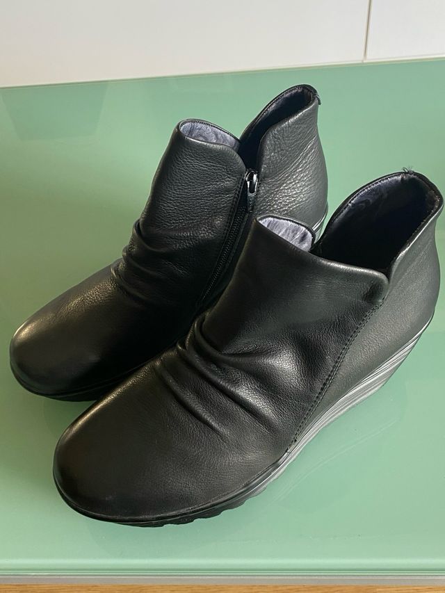 Botines mujer Skechers cuña Memory Foam T40 Nuevos