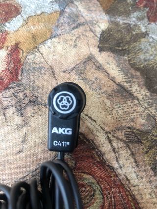 AKG C411 PP Vibración Pickup