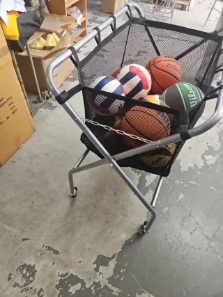 Carrello portapalloni per pallavolo e basket