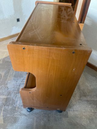 Escritorio de madera 97x43cm con ruedas